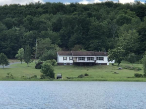 Private Lake House in Monticello